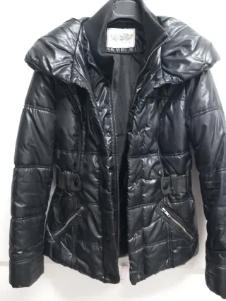 Chaquetón negro acolchado mujer