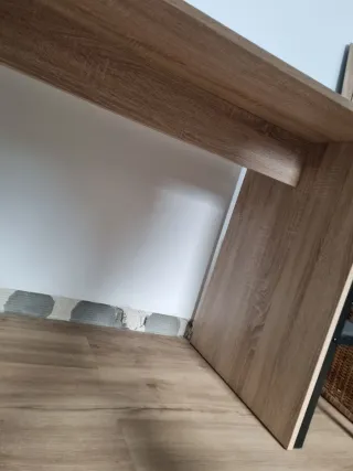 Mesa escritorio con estantería