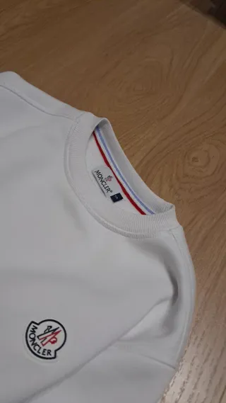 Sudadera Moncler Blanca Logo Minimalista