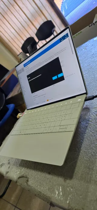 DELL XPS 9320 i7 1260P 16 RAM 512 SSD