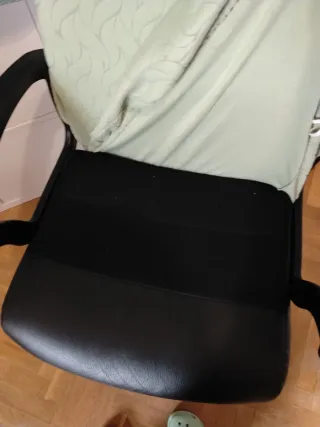 Silla de escritorio Ikea verde con funda