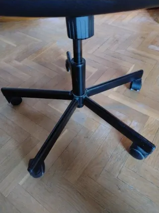 Silla de escritorio Ikea verde con funda