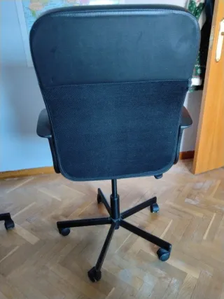 Silla de escritorio Ikea verde con funda