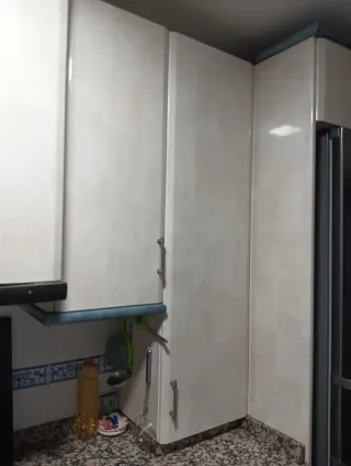 Cocina completa mármol y madera