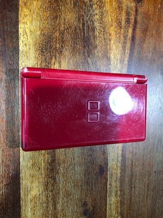 Console Nintendo Ds rosso con caricatore leggere