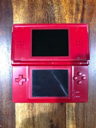 Console Nintendo Ds rosso con caricatore leggere