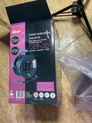 Clave enrollable extensible luz 25m. FAHER. Nuevo