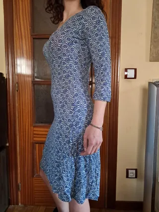 Vestido estampado azul y blanco