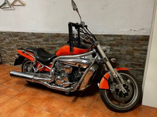 Hyosung Aquila 650cc Custom