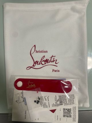 Zapatos Christian Louboutin Negros con Suela Roja