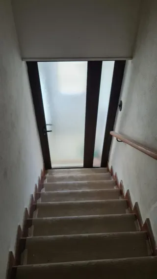 Vendesi portoncino in anodizzato e vetro.