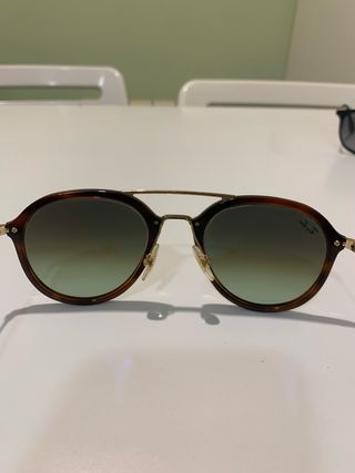 Gafas de sol Ray-Ban marrones y verdes