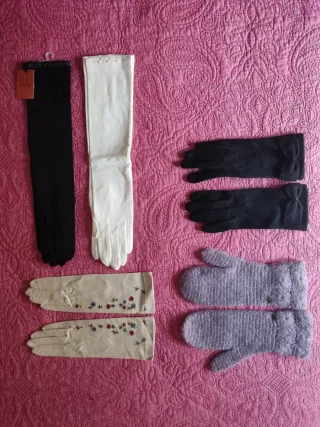 Guantes negros con lazo