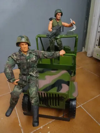 Coche GeyperMan.etc Camuflaje figuras no  incluida