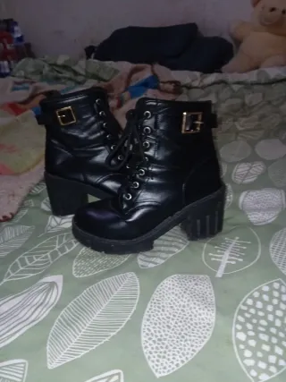 Botines negros piel talla 35/36