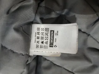 Abrigo Quechua gris y verde