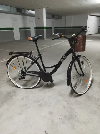 Bicicleta Paseo Negra con Cesta Nueva