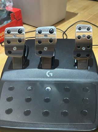 logitech g923 volante y pedal