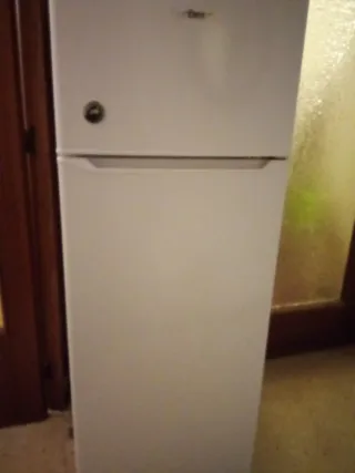 Nevera blanca Corberó