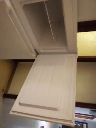 Nevera blanca Corberó