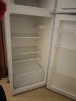 Nevera blanca Corberó