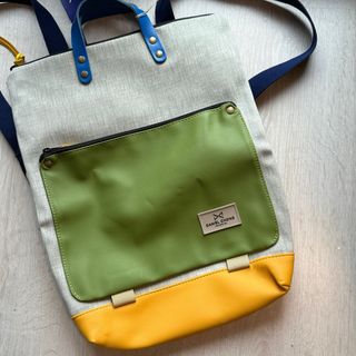 Mochila Daniel Chong verde y amarilla