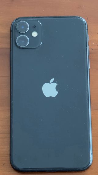 iPhone 11 Negro + 2 Carcasas + Cable