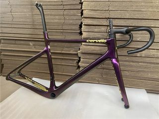 Cuadro de bicicleta de carbono de alto módulo.