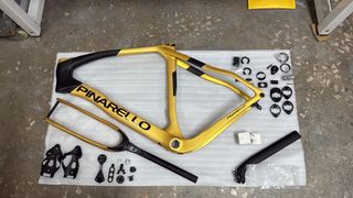 Cuadro de bicicleta de carbono de alto módulo.