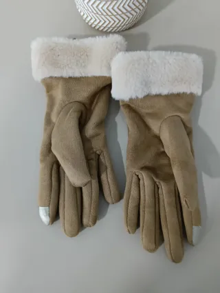 Guantes UGG Beige con Forro Blanco