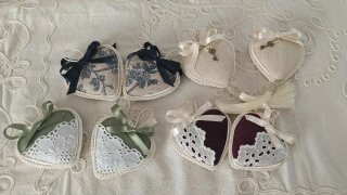 Cuore shabby chic decorato con chiave