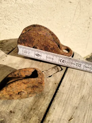 Lote 4 poleas antiguas oxidadas