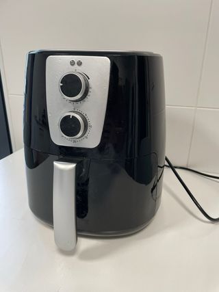 Freidora de aire negra