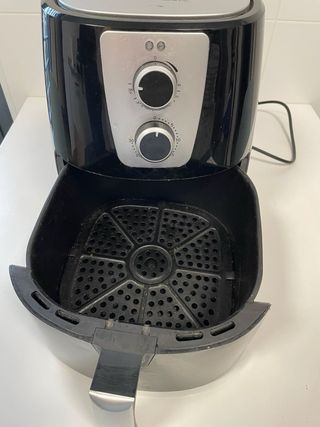 Freidora de aire negra