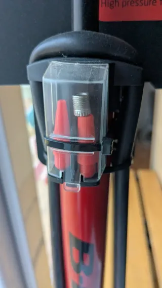 Inflador bicicleta B-PRO amb manòmetre. Mancha.