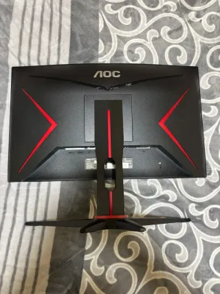 Pc gaming RGB Ryzen 5 2600X y monitor