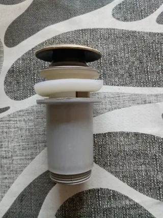 Tapón de desagüe latón