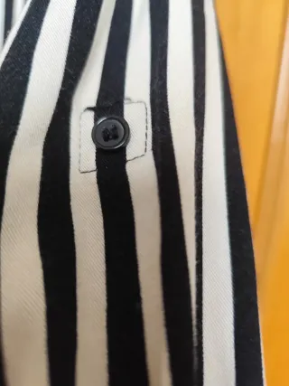 Camisa Mango Rayas Blanco y Negro