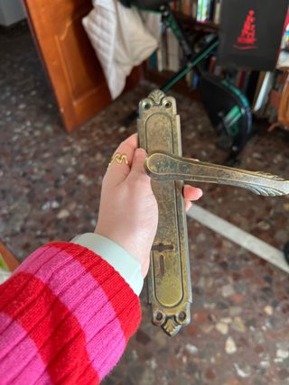 Pomo puerta exterior latón antiguo