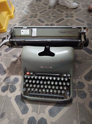 Máquina de escribir Hispano Olivetti Lexicon 80