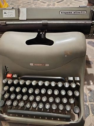 Máquina de escribir Hispano Olivetti Lexicon 80