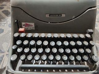 Máquina de escribir Hispano Olivetti Lexicon 80