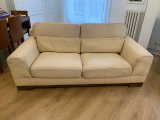 Sofá Natuzzi de piel beige