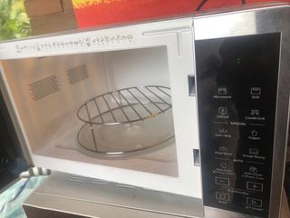 Microondas Whirlpool Inox con Grill