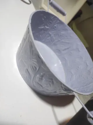 Cubo decorativo lila con asas