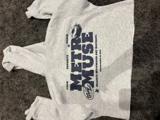 Sudadera Gris Metro Muse Street Art