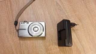 Olympus FE-250 Cámara Digital 8.0 MP Plata