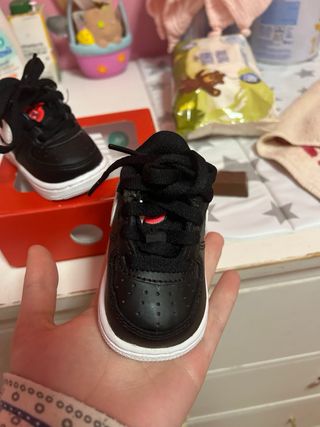 Zapatillas Nike Air Force 1 Bebé Negras Rojas