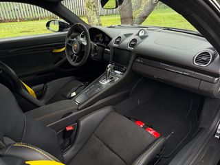 Porsche GT4 Clubsport