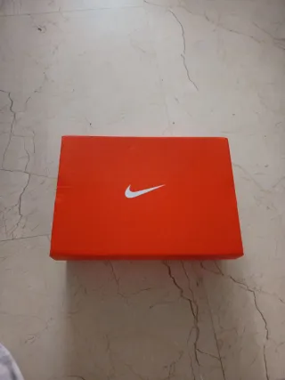 Zapatillas de fútbol Nike dorado